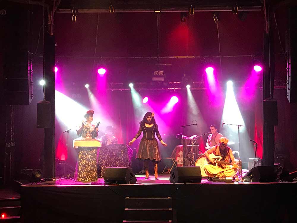 Concert scene agence tout mix